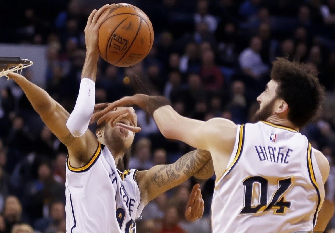 2016年NBA总决赛：骑士vs勇士巅峰对决回顾(图2)